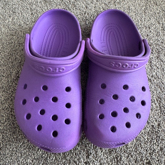 CROCS Shoes - Used Purple Crocs Clog Size 8 in Women
